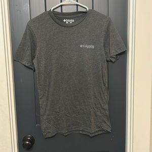 columbia tee shirt- small